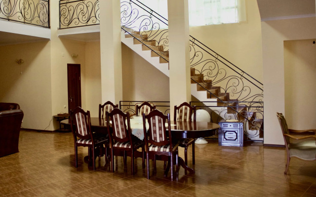 Alakhadzy Guest House
