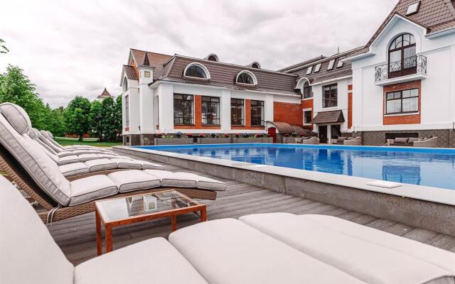 Villa Alpina Hotel