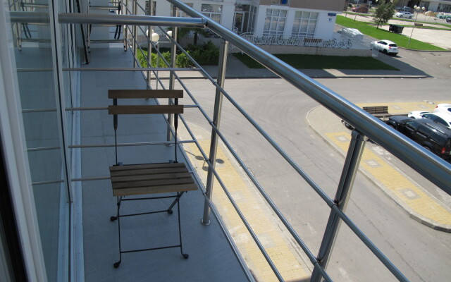 Na Bulvare Nadezhd 8/2 Apartments