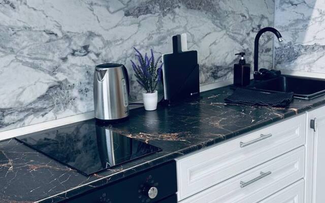 Yarkiy C Vidom Na Naberezhnuyu Flat