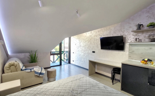 Апартаменты Greenberg на Защитников Кавказа 114