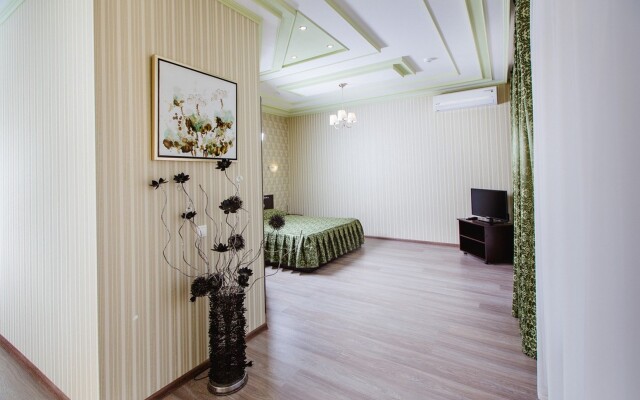 Luna Hotel