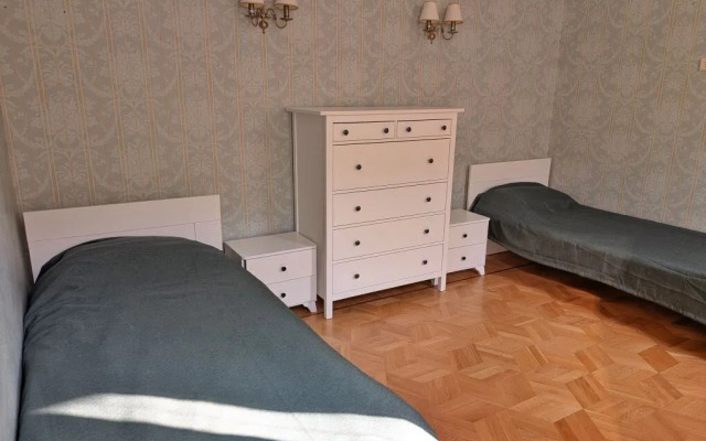 Na Suvorovskom Prospekte 51 Flat