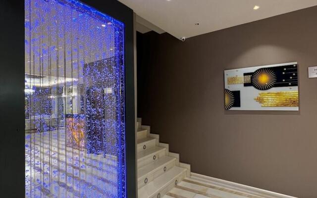 MQ Suites