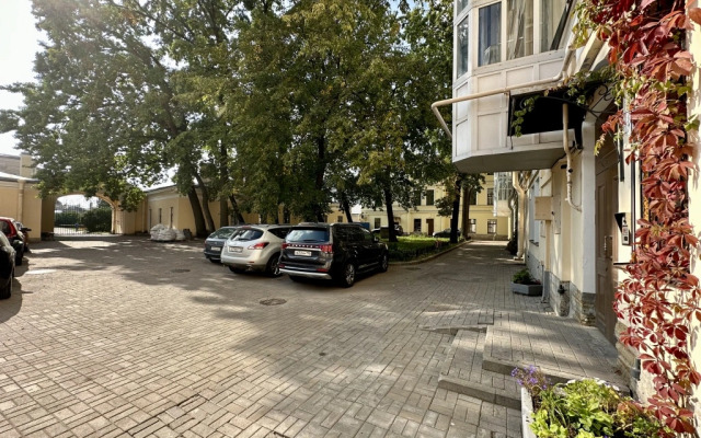 LITEINY  Royal Apartments