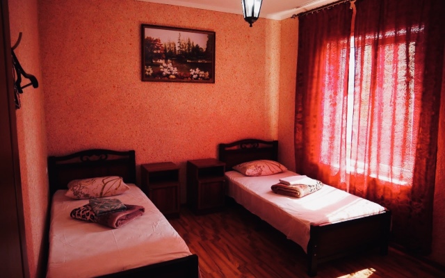 Baza Mango Guest House