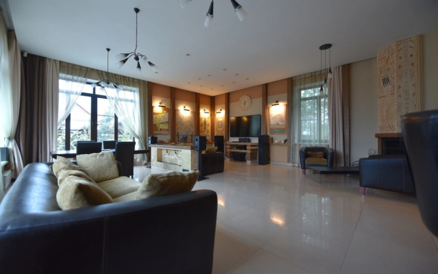 Частный дом Коттедж 3-х этажный