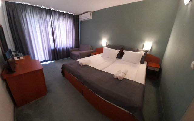 Отель Saga Ravda