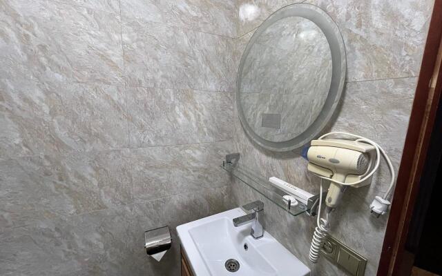Hotel Luxurious