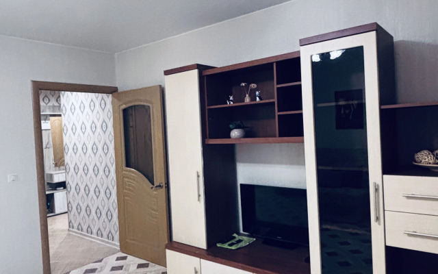 Dvukhkomnatnaya Na Ulitse Yunosti 2 Flat