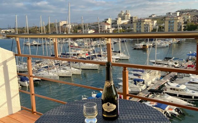 Гостиница с видом на море в Севастополе отзывы, цены и фото номеров - забронировать гостиницу с видом на море онлайн Севастополь