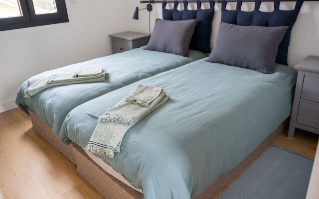 Гостевой дом L'Eperonnete surrounded by vineyards, 5* classification