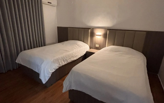 Al Farouq Hotel Apartments Hotel