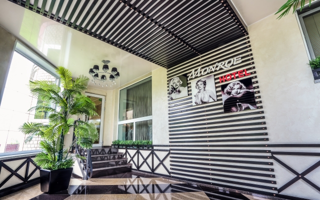 Monro Hotel