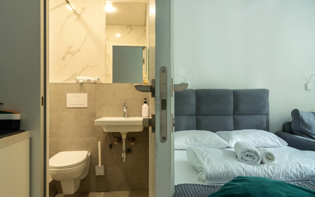 Апартаменты The Alien