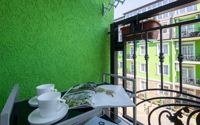 Апартаменты Red Apartments Арт Лайт Сити Апартамент Рембрандт