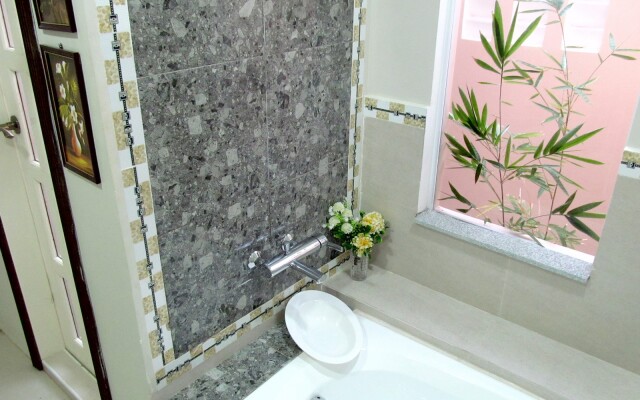 Venezia Suites Hotel