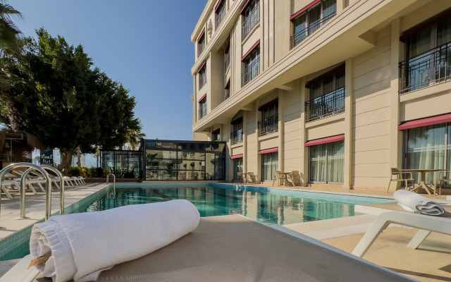 Отель Leaf Port Boutique