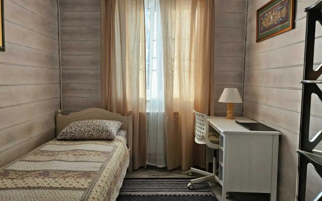 Uyutny "Zhiva" Private House