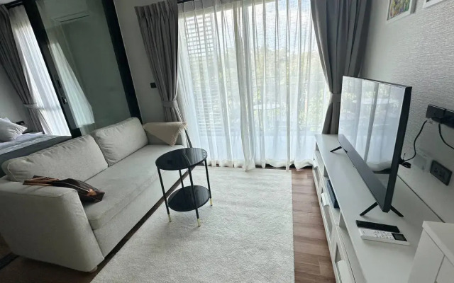 Halo 1 The Title by Chiwa Phuket Apartments