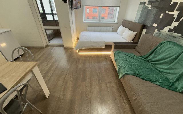 Tut Khorosho Na Azina 22k2 Flat