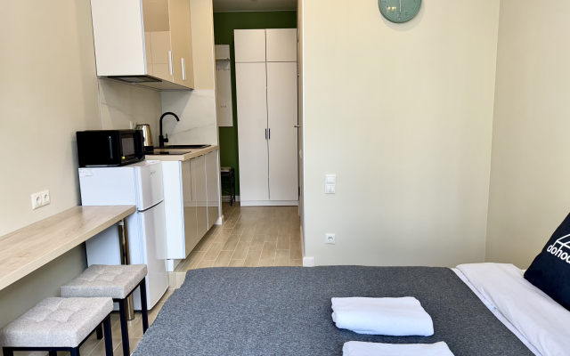 313.1 Berezovaya Alleya Apartments