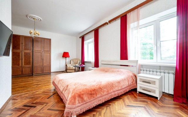 Частный дом в Гатчине с Бассейном и Сауной