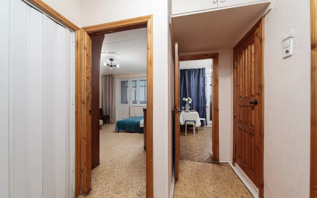 Апартаменты Просторная квартира на 4-х метро Марьино