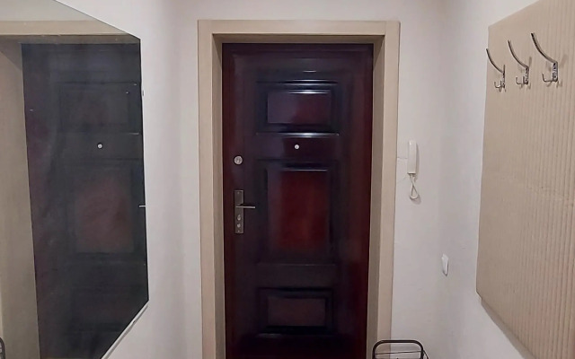 Ryadom S Akademiey Yedinoborstv Flat