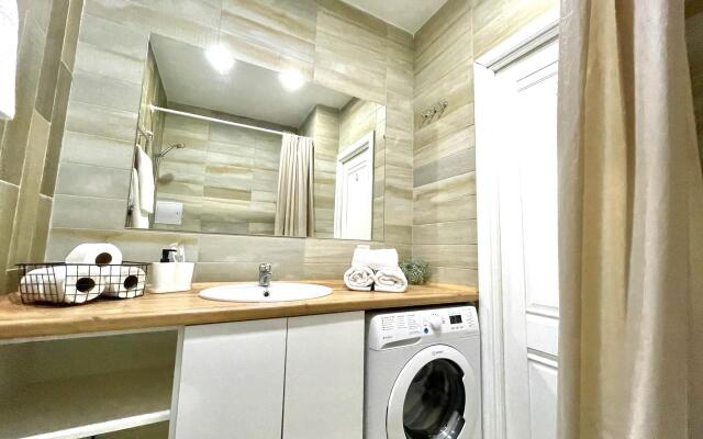 Апартаменты Студия День Ночь с Видом На Горы