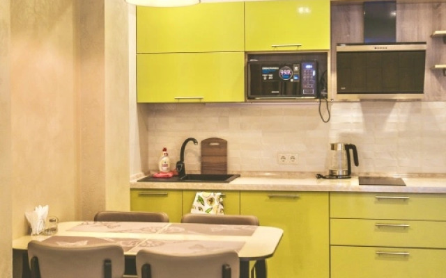Apartament White v Rezidentsii Baykalskiye Kholmy