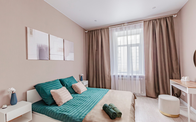 Апартаменты 3-х комнатные с французским балконом