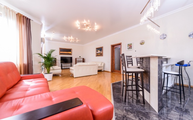 Na 5-m Voykovskom Apartments