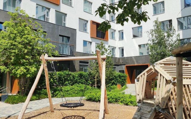 Студия у Метро Космонавтов