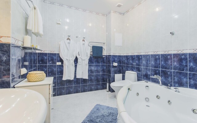 Квартира GM Apartments Дизайнерские 4-х комнатные у метро