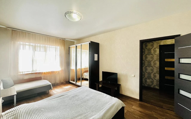 Pionerskaya 24 Flat