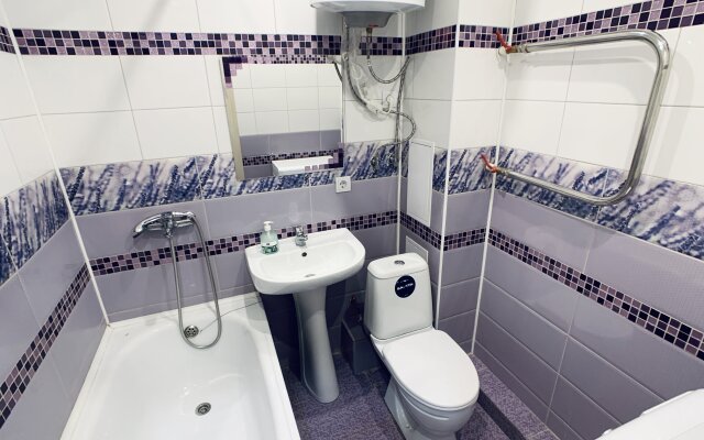Na Bogdana Khmelnitskogo 13 Apartments