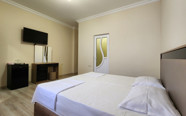 Golden Resort Hotel