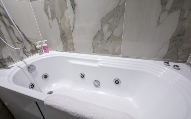 Summer Suites - clean sea without fuel oil at 450 meters Kurortny Hotel