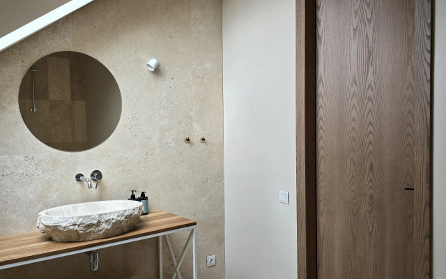 Mansarda S Vidom Na Verkhnee Ozero Flat