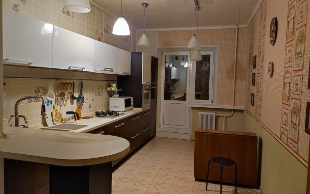 3-komnat. bolshaya standart ryadom Avtovokzal Flat