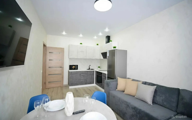 Апартаменты с современным ремонтом и панорамным видом из окна