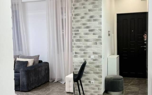 2-Kom S Balkonom Na Estonskoy 31 Flat