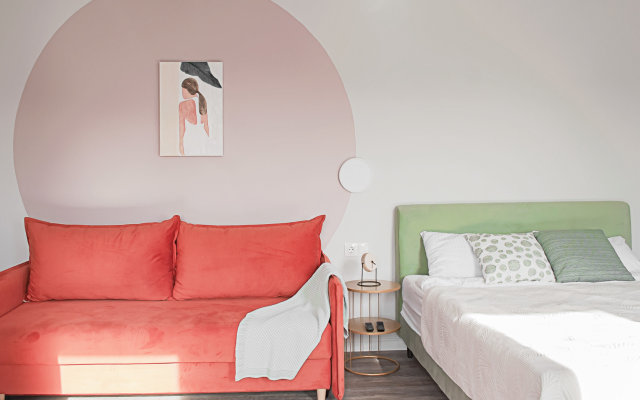 18b Studio Flats