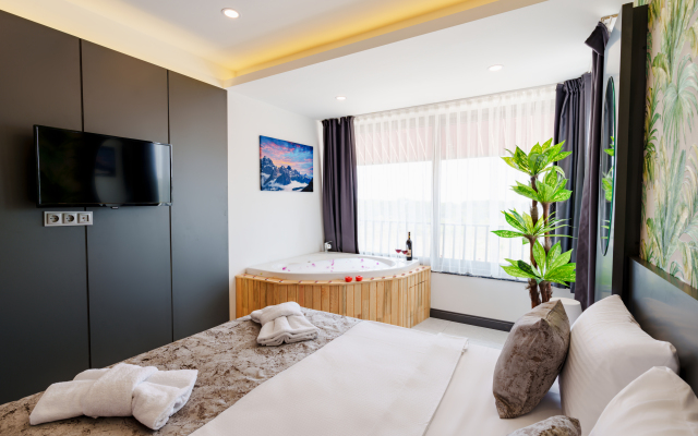 Mrt Suites Lara Hotel