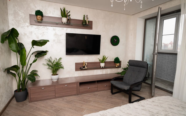S Potryasayuschim Vidom Flat
