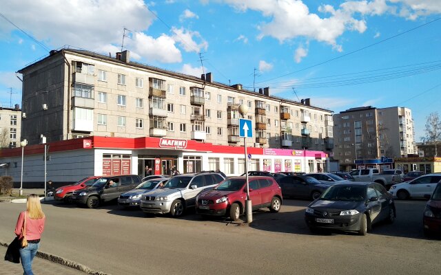 Apart Inn Spartaka 18 / 3-Komnatnye / 3 Etazh Apartments