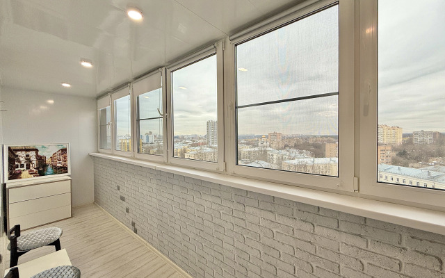 Жилое помещение 2-к квартира у метро Молодежная с яркими закатами