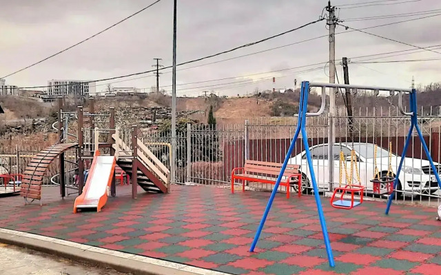 Апартаменты с Панорамными Окнами и Красивым Видом