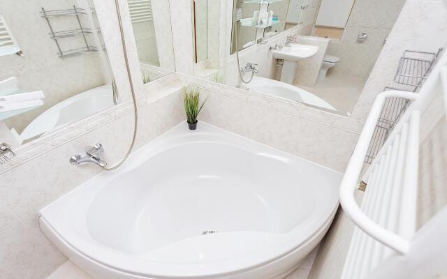 Lyuksovye Apartamenty Dve Spalni Dva Sanuzla Apartments
